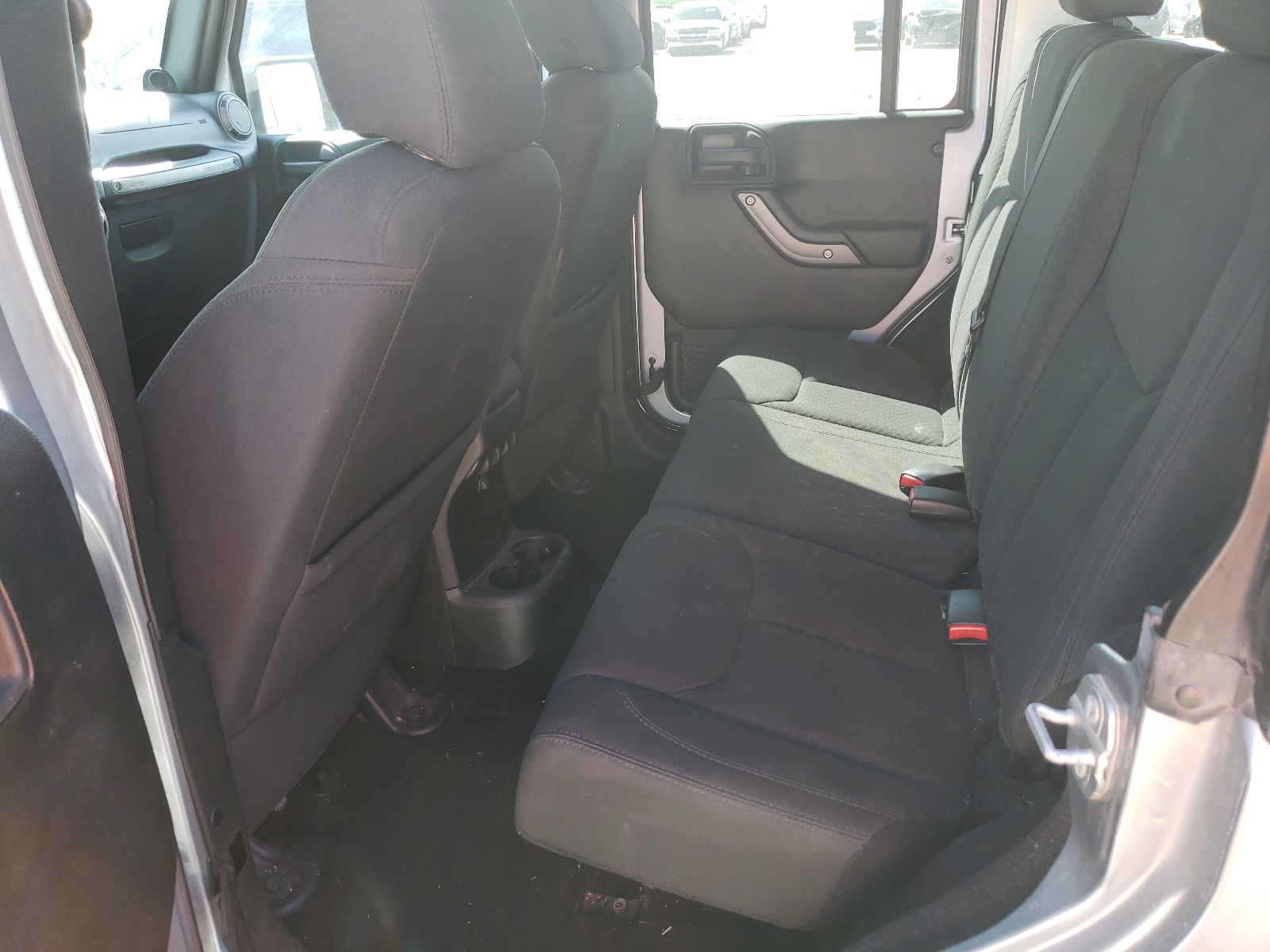 Photo 16 from auction – 2014 JEEP WRANGLER U with VIN 1C4BJWDG6EL320297