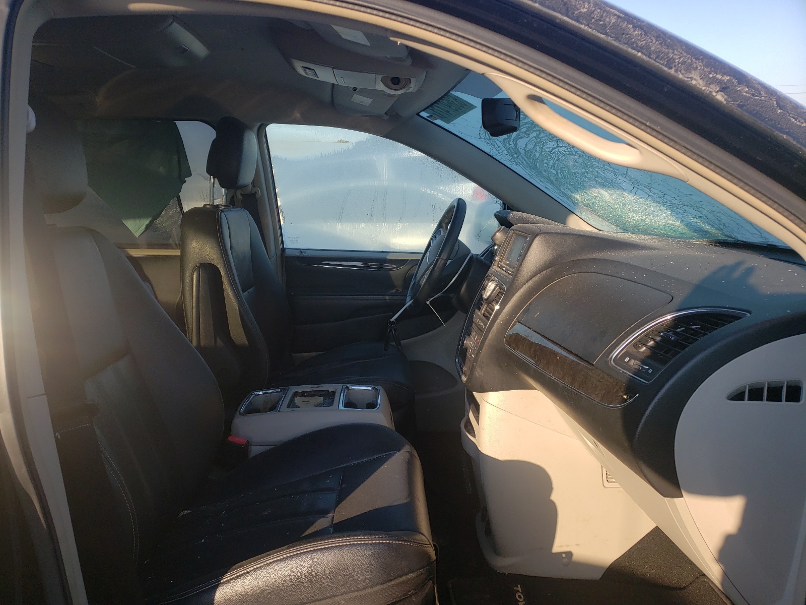 Photo 5 from auction – 2013 CHRYSLER TOWN & COU with VIN 2C4RC1BG2DR808537