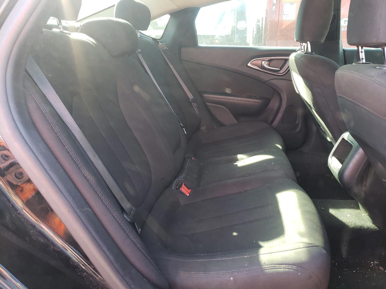 Photo 6 from auction – 2016 CHRYSLER 200 LIMITE with VIN 1C3CCCABXGN154772