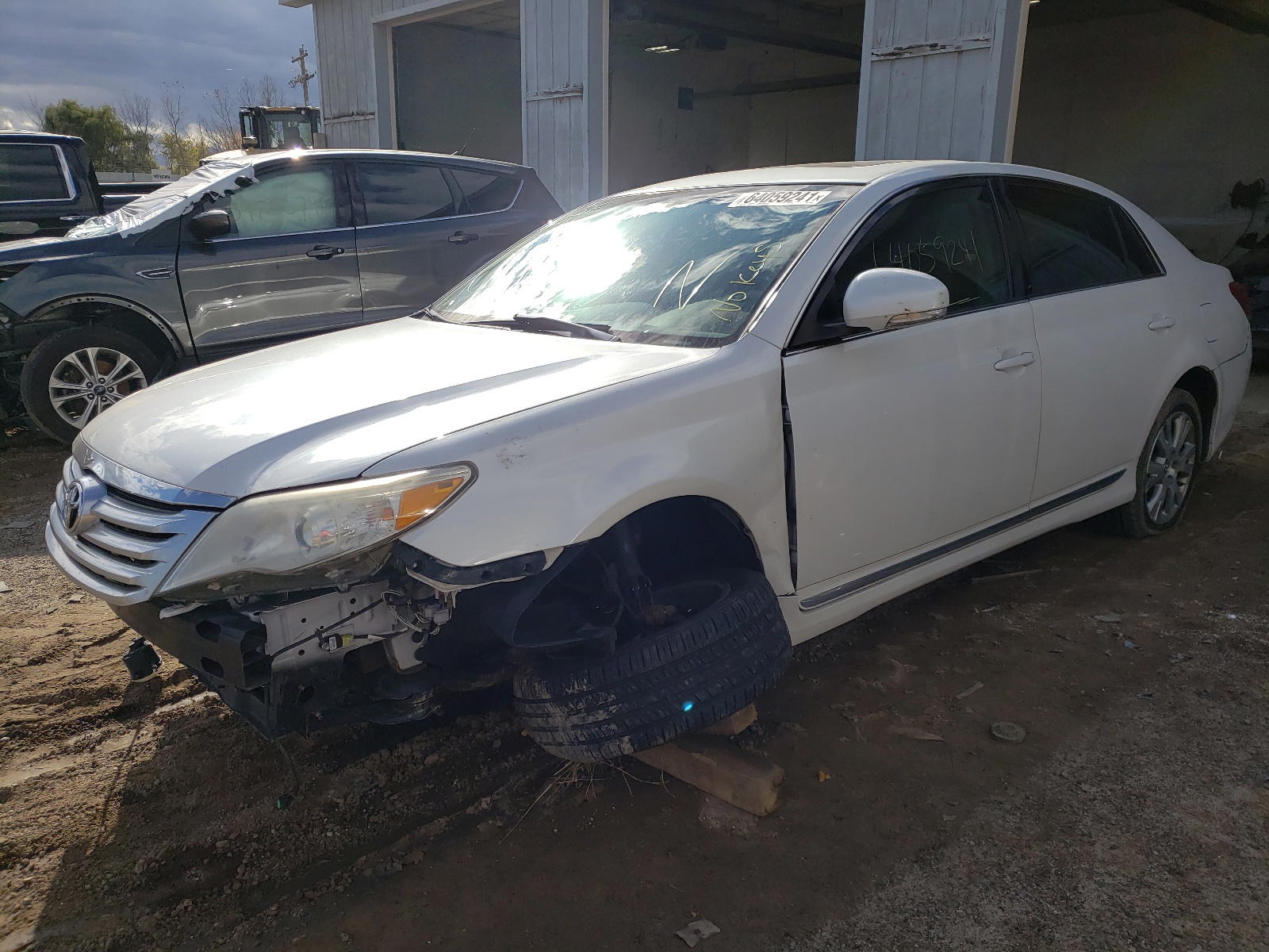 Photo 2 from auction – 2011 TOYOTA AVALON BAS with VIN 4T1BK3DB0BU416699
