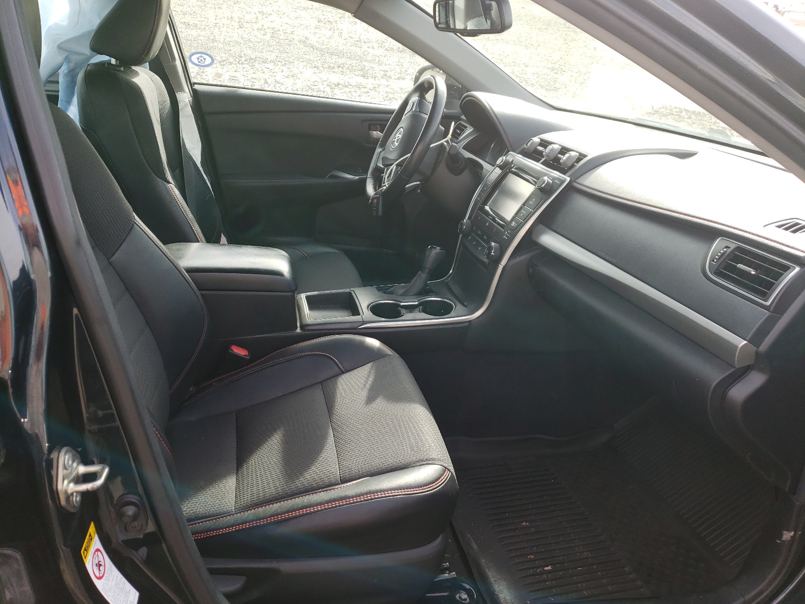Photo 5 from auction – 2017 TOYOTA CAMRY LE with VIN 4T1BF1FK4HU285906