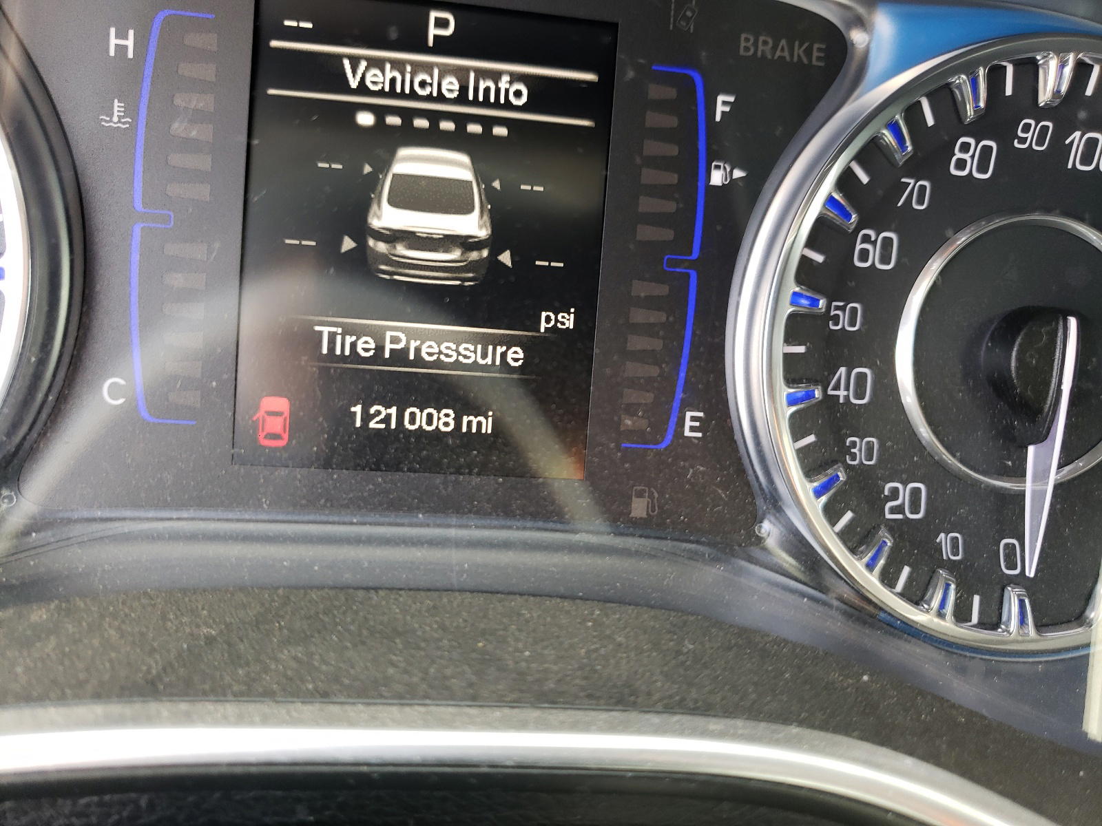 Photo 8 from auction – 2015 CHRYSLER 200 LIMITE with VIN 1C3CCCABXFN735767