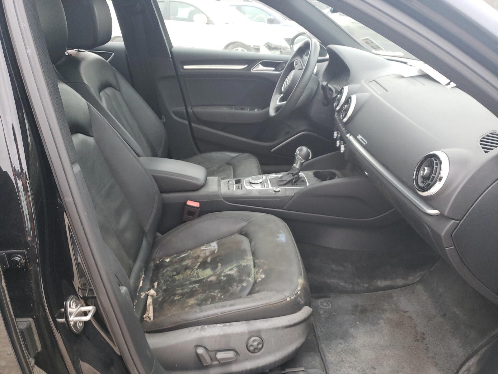 Photo 5 from auction – 2020 AUDI A3 PREMIUM with VIN WAUCUGFF6LA005155