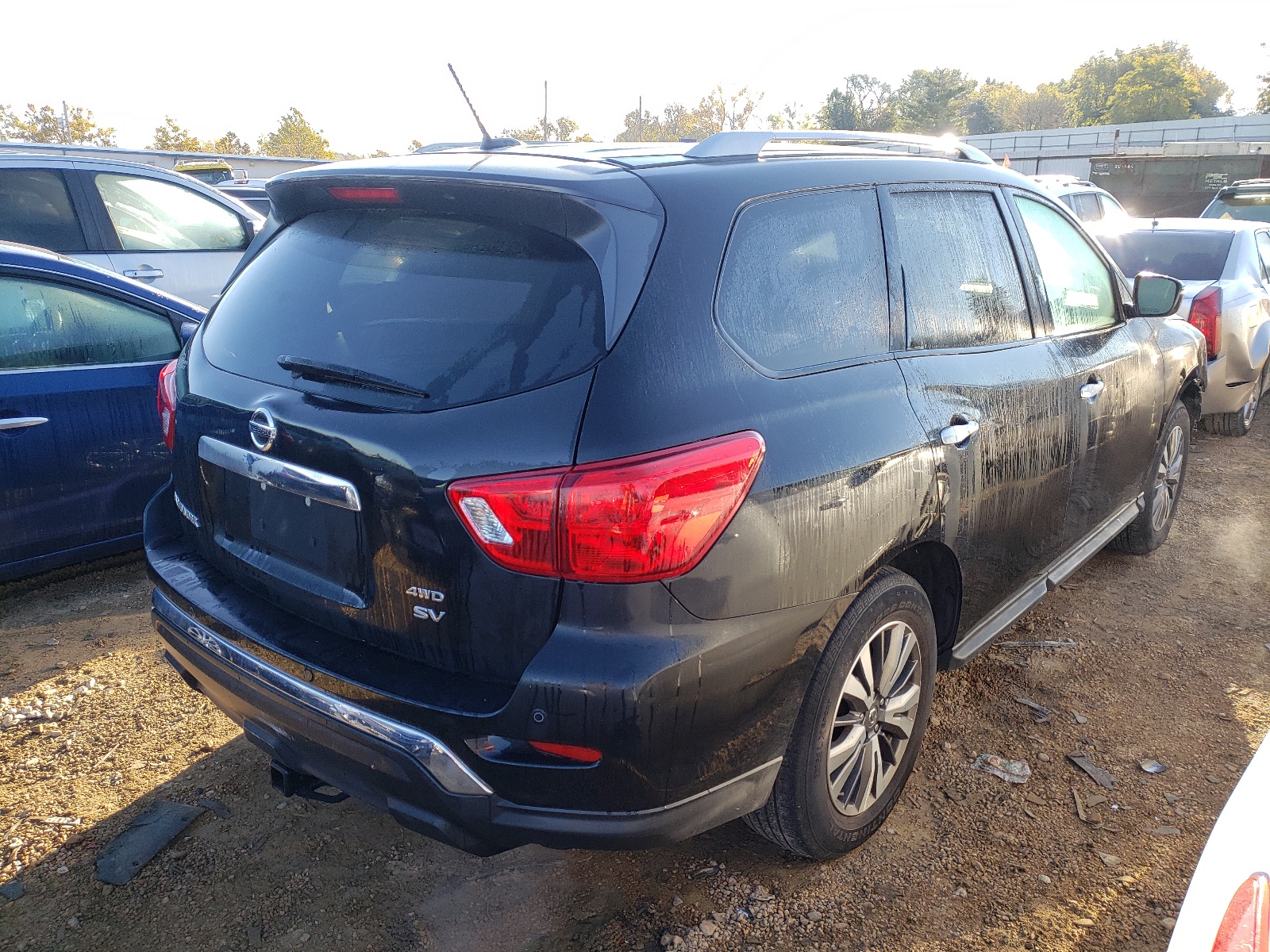 Photo 4 from auction – 2018 NISSAN PATHFINDER with VIN 5N1DR2MM9JC639991