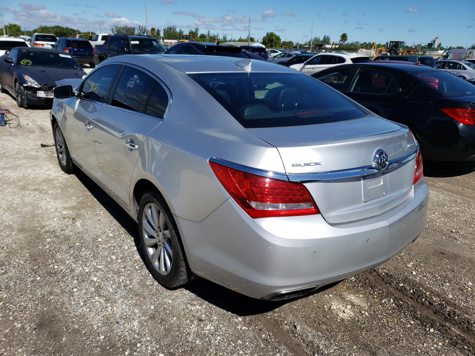 Photo 3 from auction – 2016 BUICK LACROSSE with VIN 1G4GB5G35GF123317