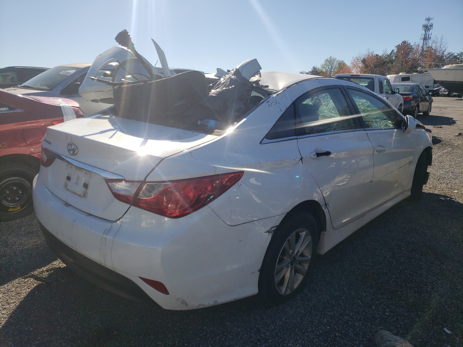 Photo 4 from auction – 2014 HYUNDAI SONATA GLS with VIN 5NPEB4AC5EH855805