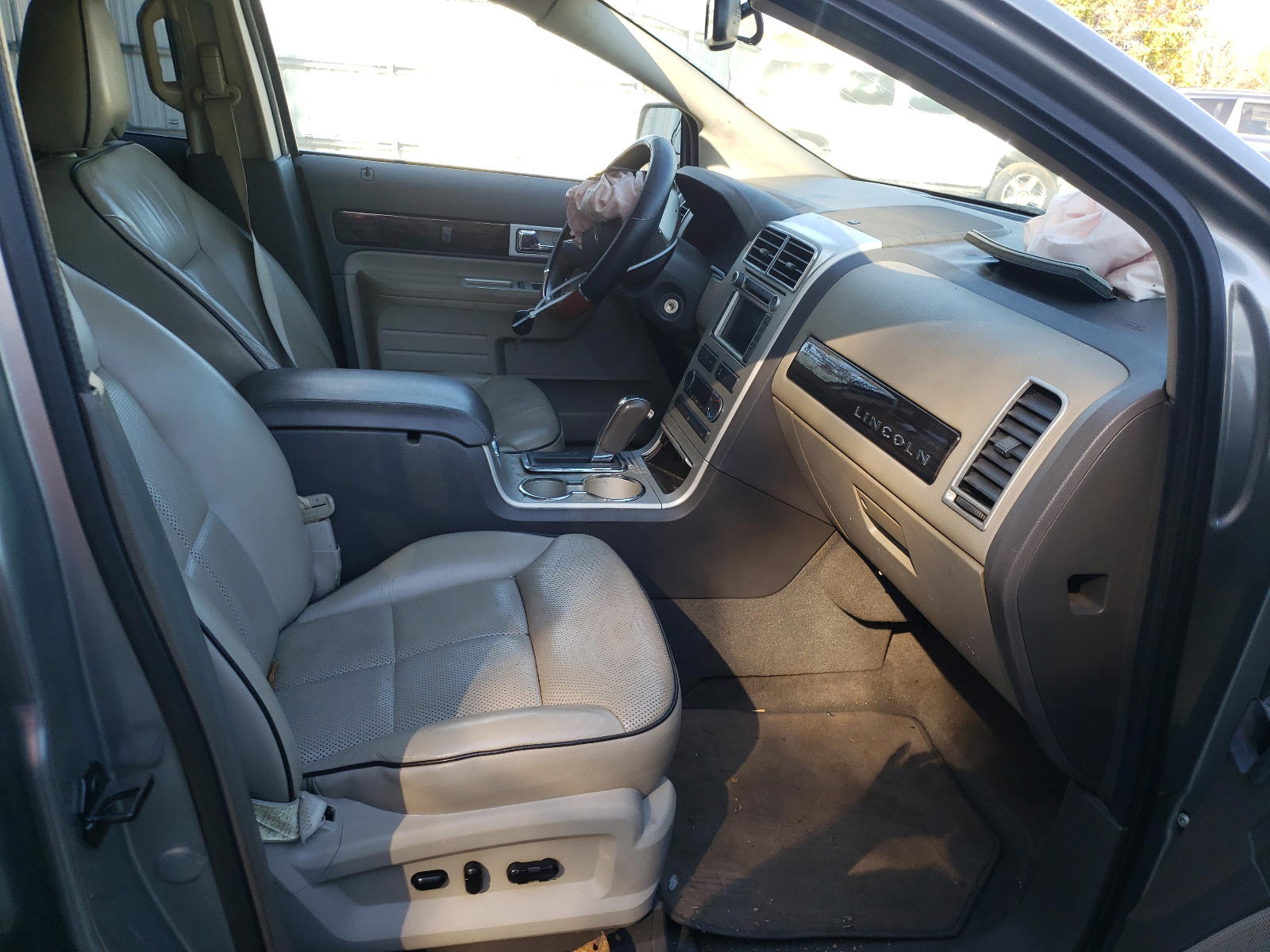 Photo 5 from auction – 2008 LINCOLN MKX with VIN 2LMDU88C68BJ27722