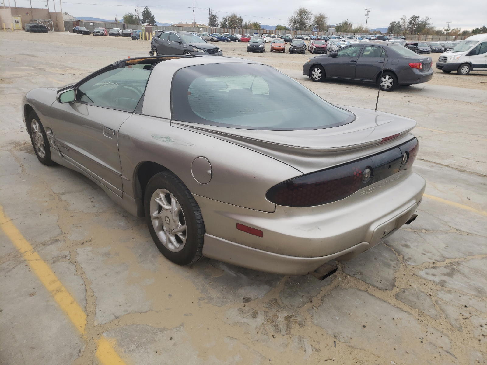 Photo 3 from auction – 2000 PONTIAC FIREBIRD with VIN 2G2FS22K7Y2158428