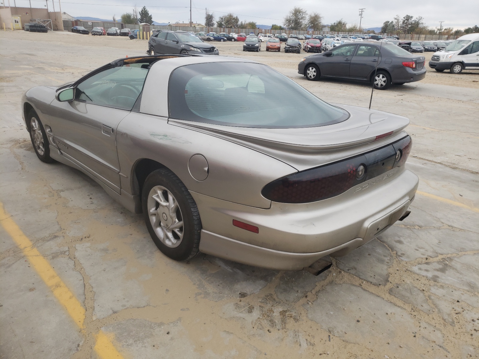 Фото 3 с аукциона – 2000 PONTIAC FIREBIRD с VIN 2G2FS22K7Y2158428