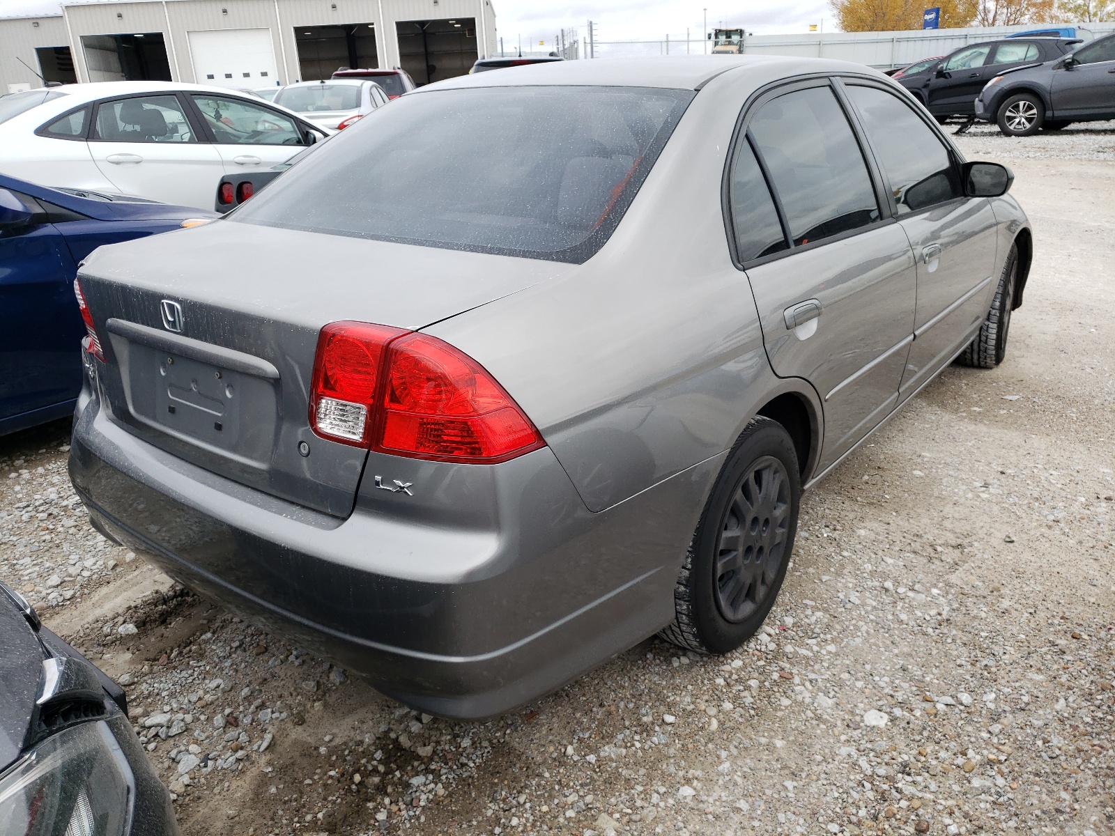 Photo 4 from auction – 2005 HONDA CIVIC LX with VIN JHMES16565S002936