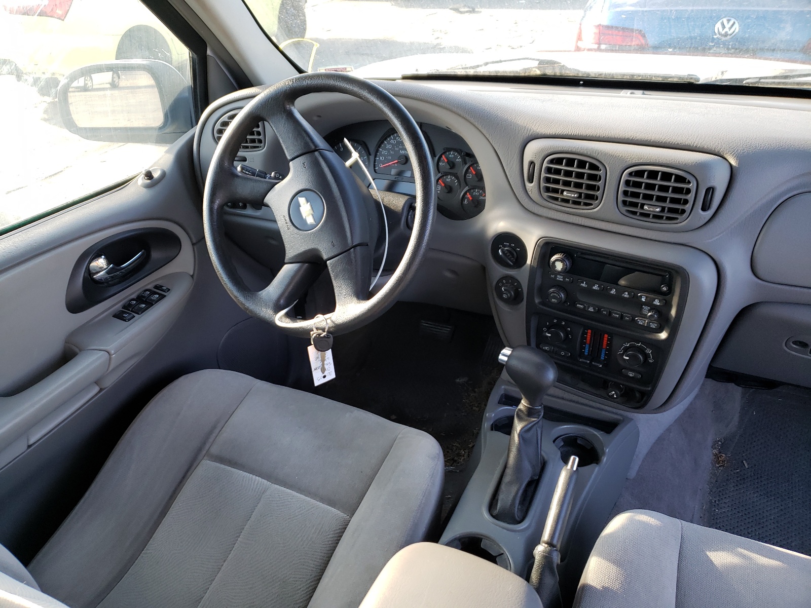 Photo 9 from auction – 2005 CHEVROLET TRAILBLAZE with VIN 1GNDT13S952303602