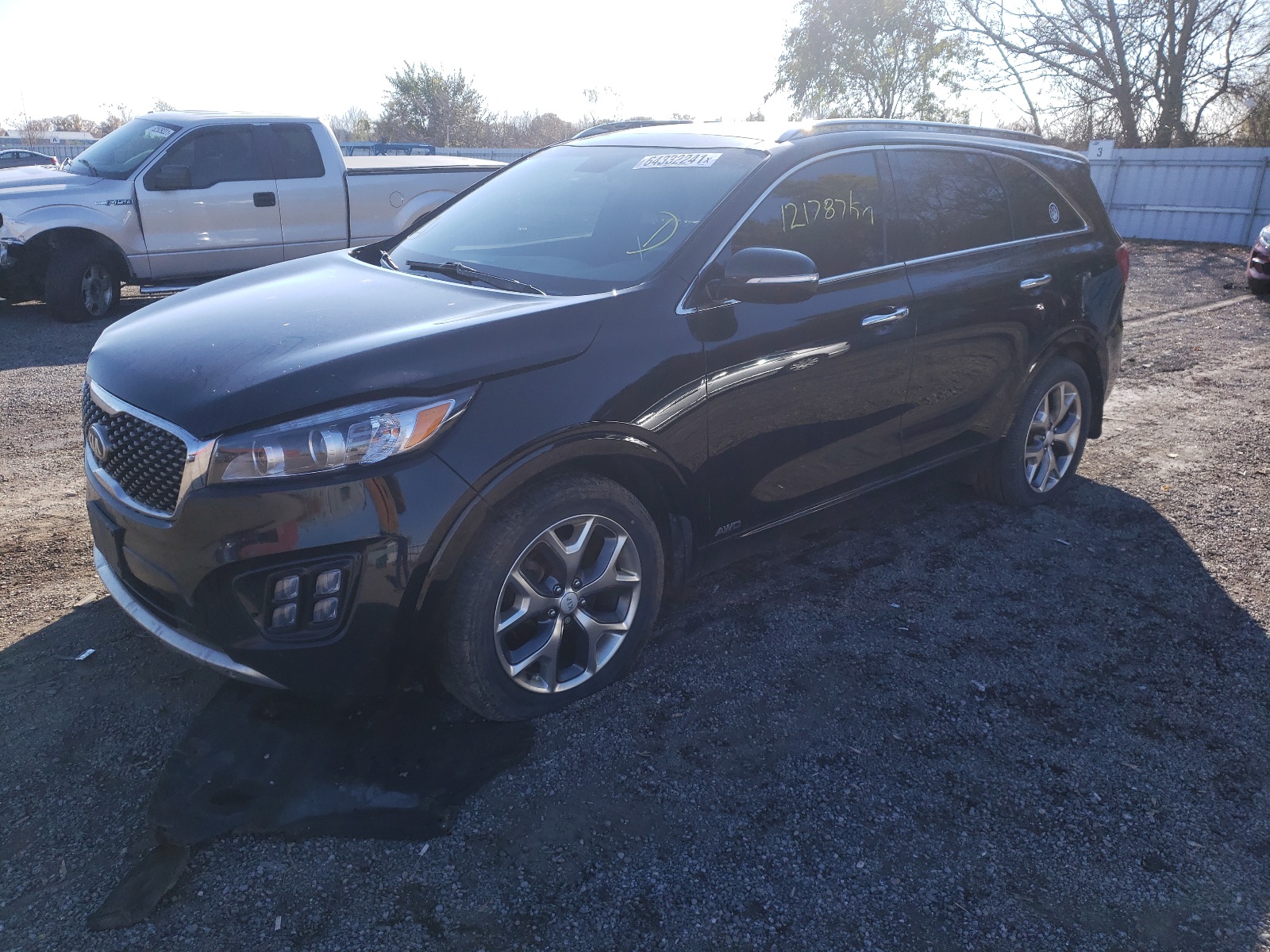 Photo 2 from auction – 2018 KIA SORENTO SX with VIN 5XYPKDA19JG352464