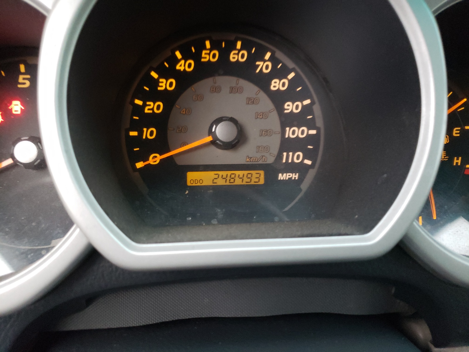 Foto 8 de la subasta – 2004 TOYOTA 4RUNNER SR con VIN JTEBU14R140021985