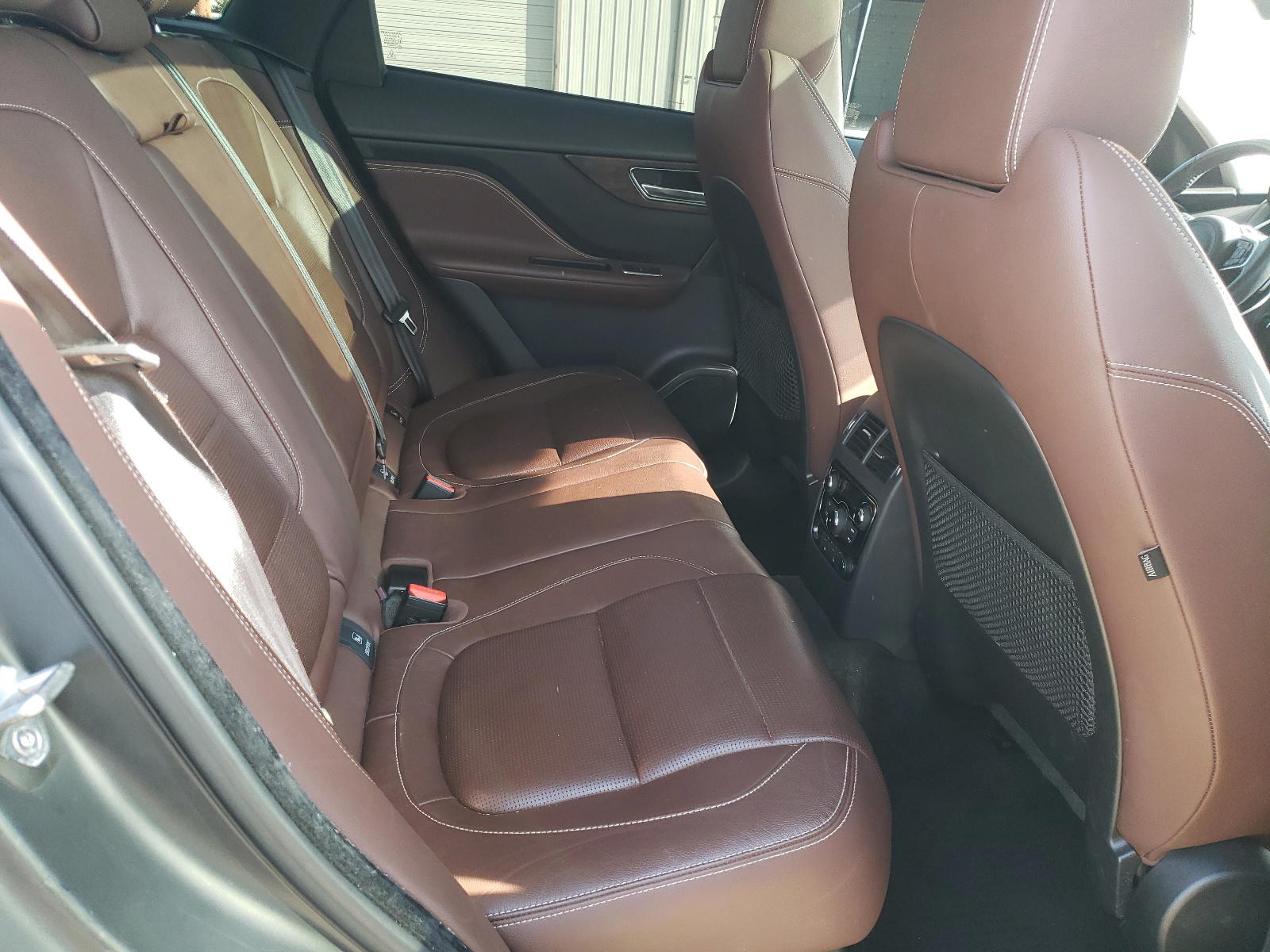 Photo 6 from auction – 2017 JAGUAR F-PACE S with VIN SADCM2BVXHA097448