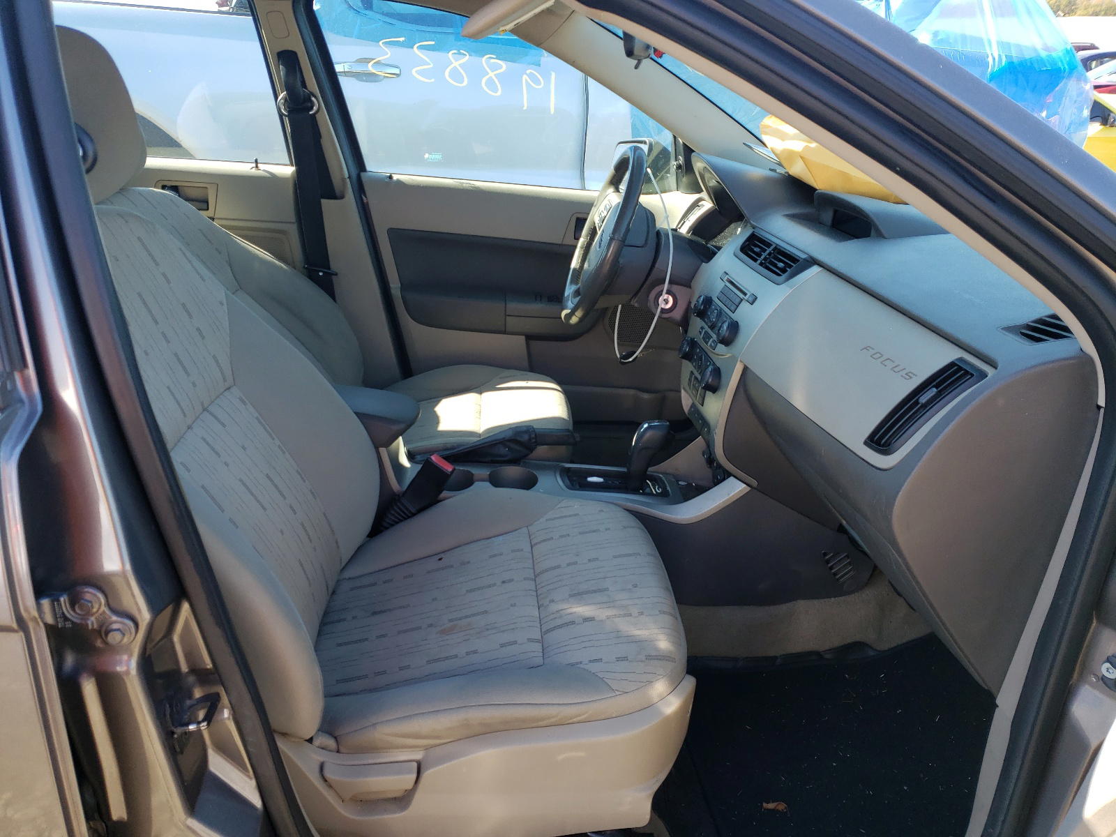 Photo 5 from auction – 2011 FORD FOCUS SE with VIN 1FAHP3FN0BW178161