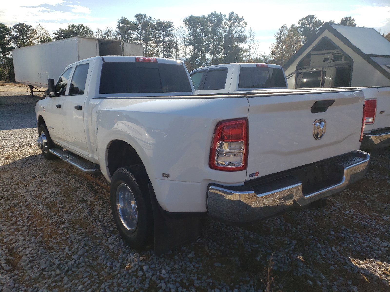 Photo 3 from auction – 2019 RAM 3500 TRADE with VIN 3C63RPGL0KG623801