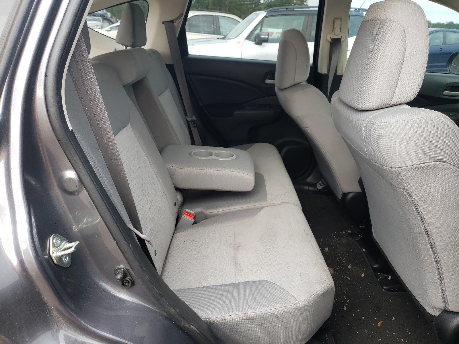 Photo 6 from auction – 2016 HONDA CR-V SE with VIN 2HKRM3H42GH542508