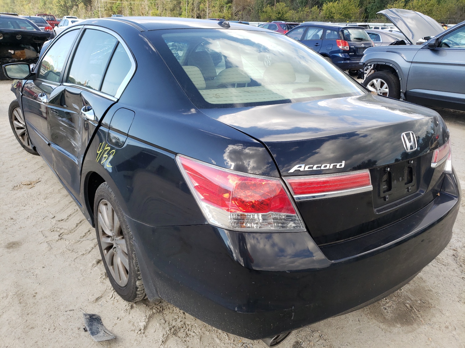 Photo 3 from auction – 2012 HONDA ACCORD EXL with VIN 1HGCP3F81CA039008