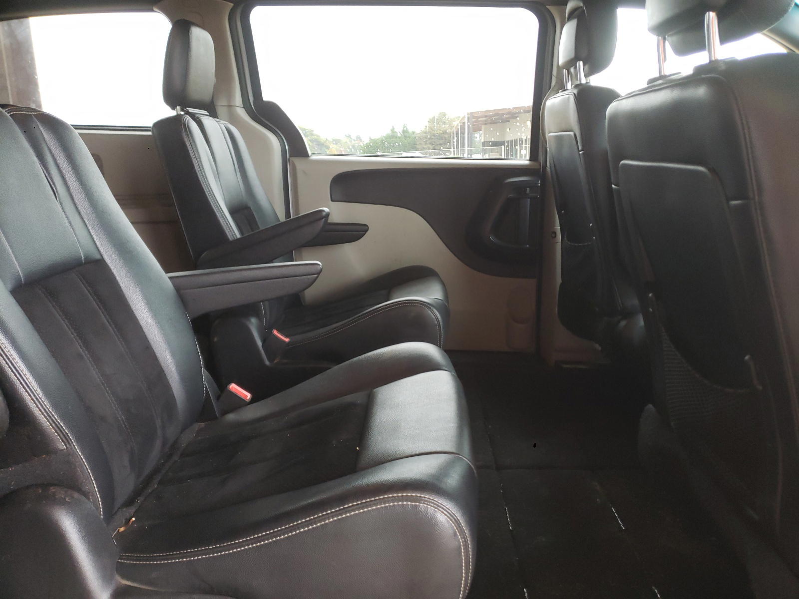 Photo 6 from auction – 2017 DODGE GRAND CARA with VIN 2C4RDGCG8HR649253