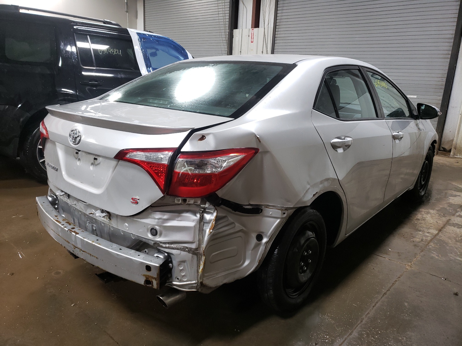 Zdjęcie 4 z aukcji – 2016 TOYOTA COROLLA L z VIN 5YFBURHE7GP473914