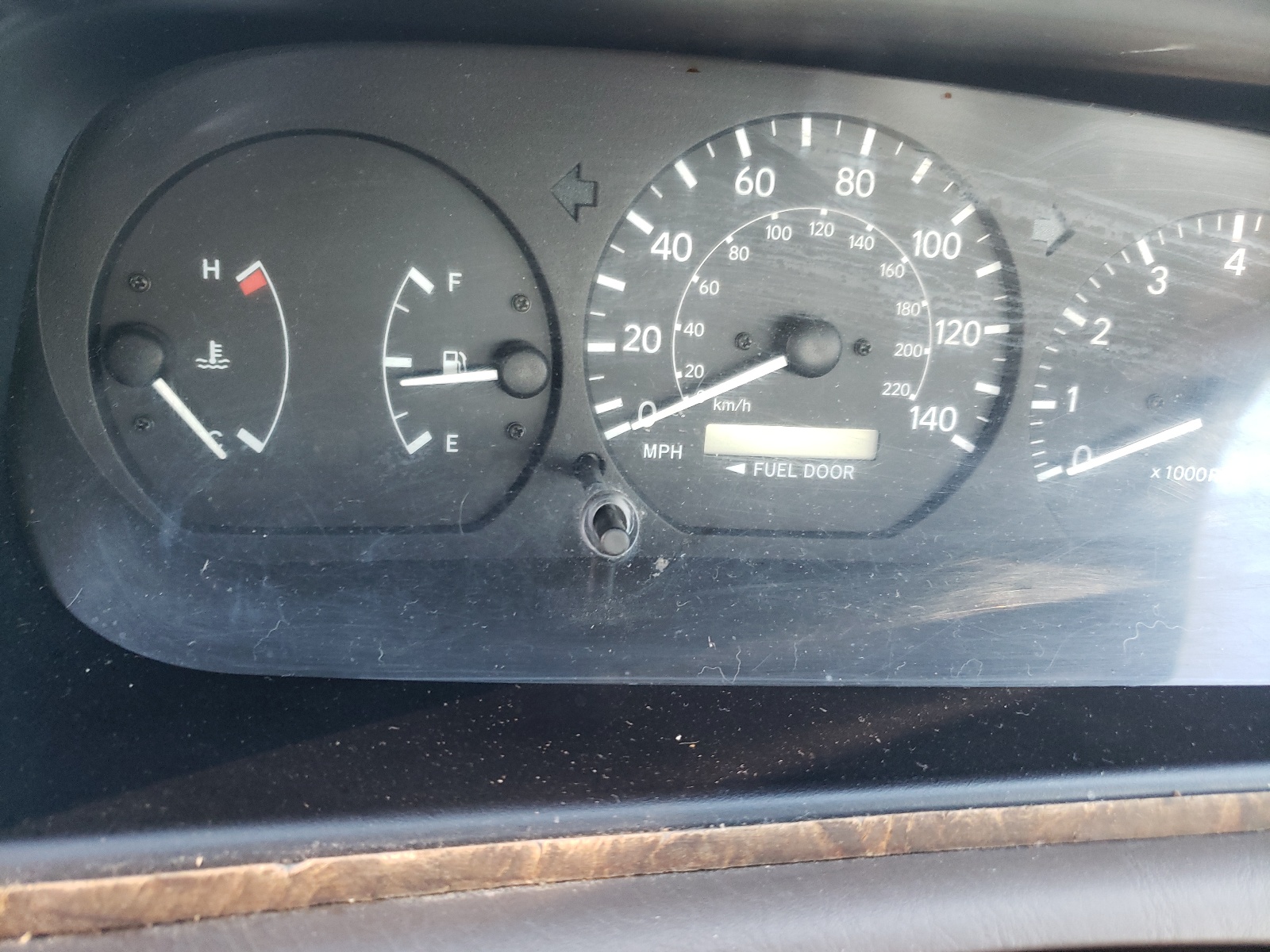 Photo 8 from auction – 2000 TOYOTA CAMRY LE with VIN 4T1BF22K5YU936181