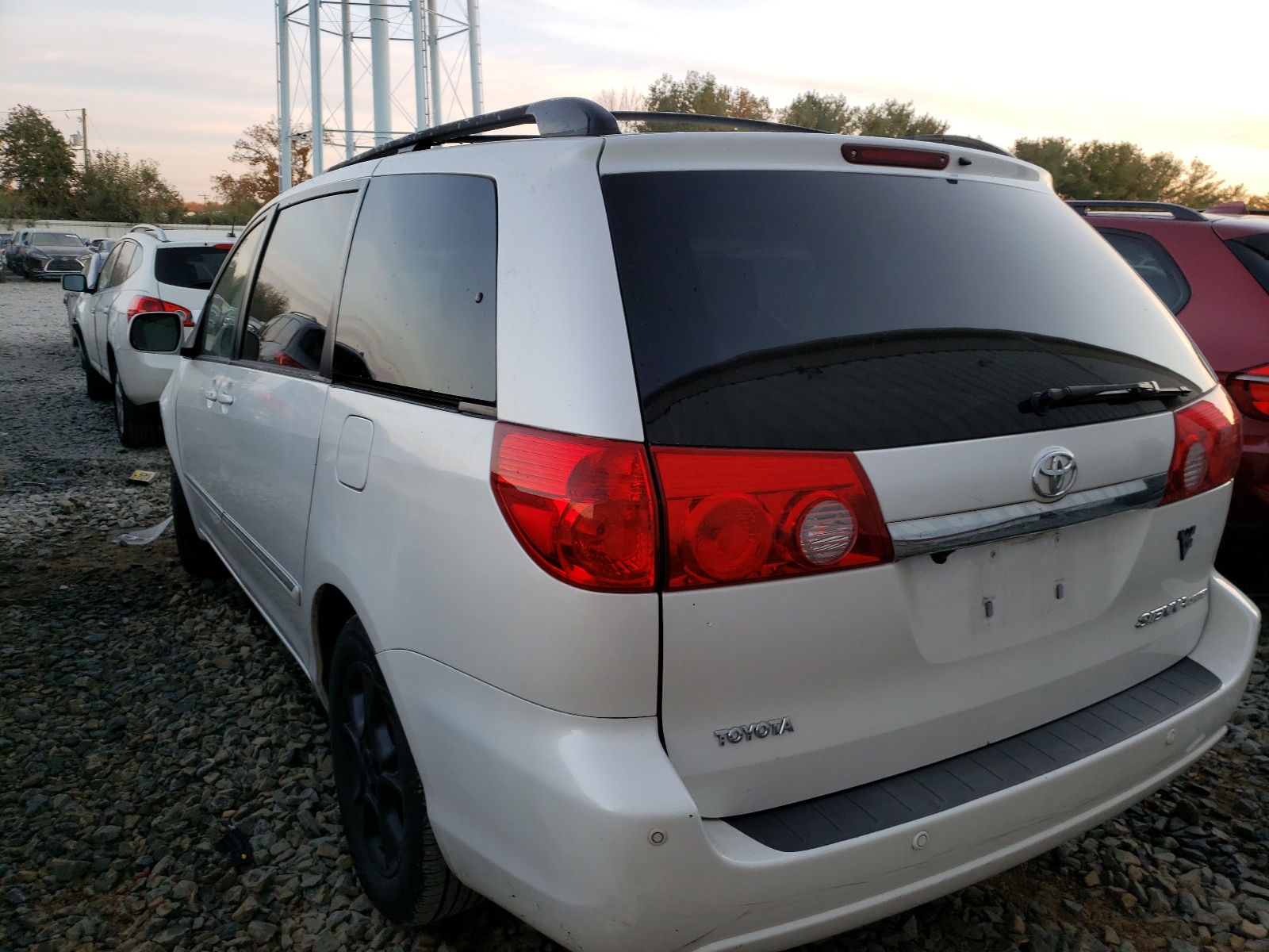 Photo 3 from auction – 2006 TOYOTA SIENNA XLE with VIN 5TDZA22C96S577140