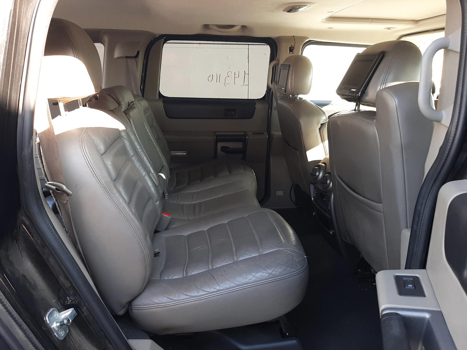 Photo 6 from auction – 2004 HUMMER H2 with VIN 5GRGN23U14H121085