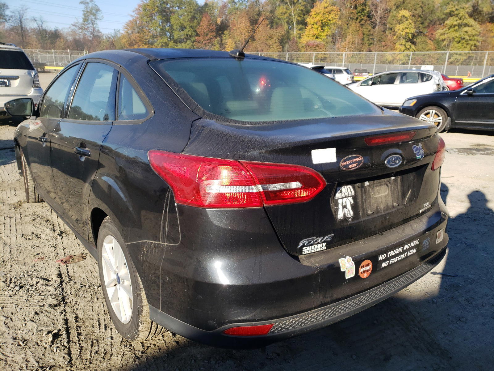 Photo 3 from auction – 2015 FORD FOCUS SE with VIN 1FADP3F22FL230174