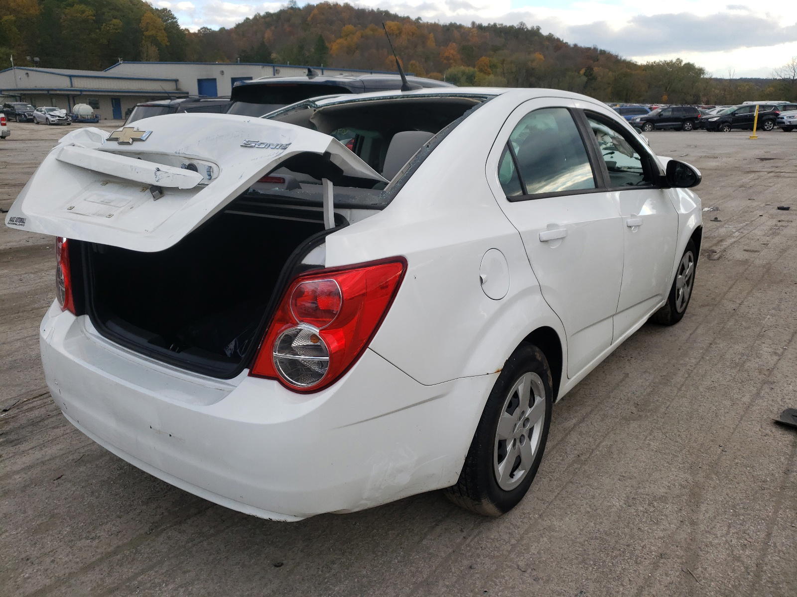 Photo 4 from auction – 2014 CHEVROLET SONIC LS with VIN 1G1JA5SG4E4147066