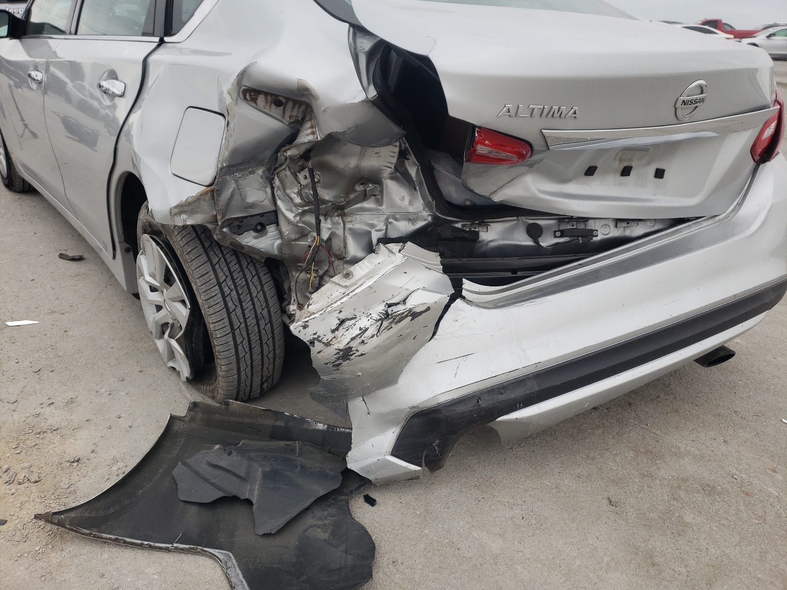 Photo 9 from auction – 2016 NISSAN ALTIMA 2.5 with VIN 1N4AL3AP2GC242490