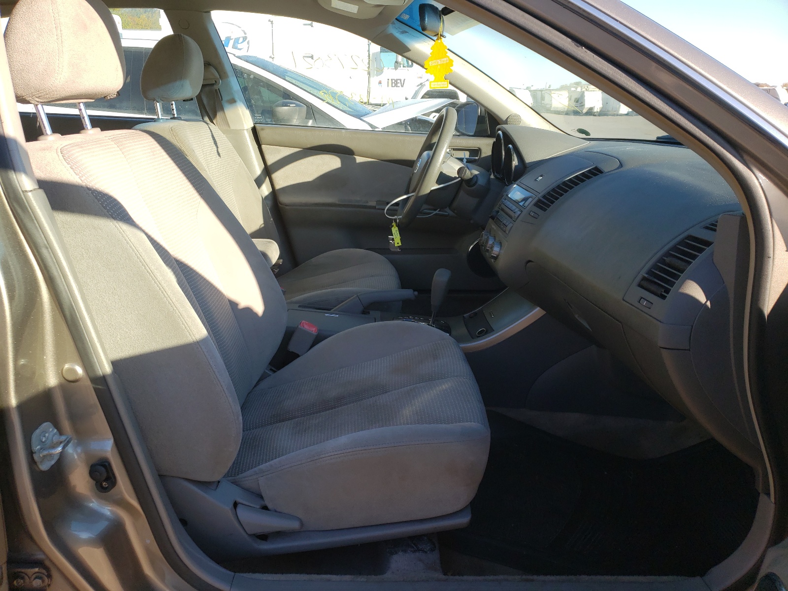 Photo 5 from auction – 2005 NISSAN ALTIMA S with VIN 1N4AL11D95C190668