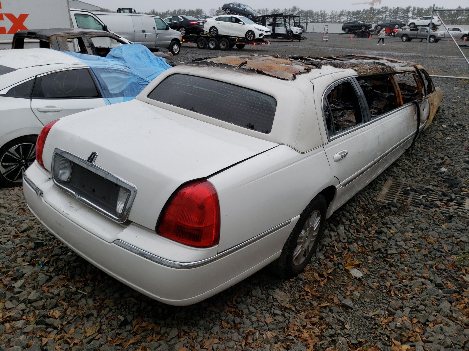 Photo 4 from auction – 2008 LINCOLN TOWN CAR E with VIN 2L1FM88W88X659539
