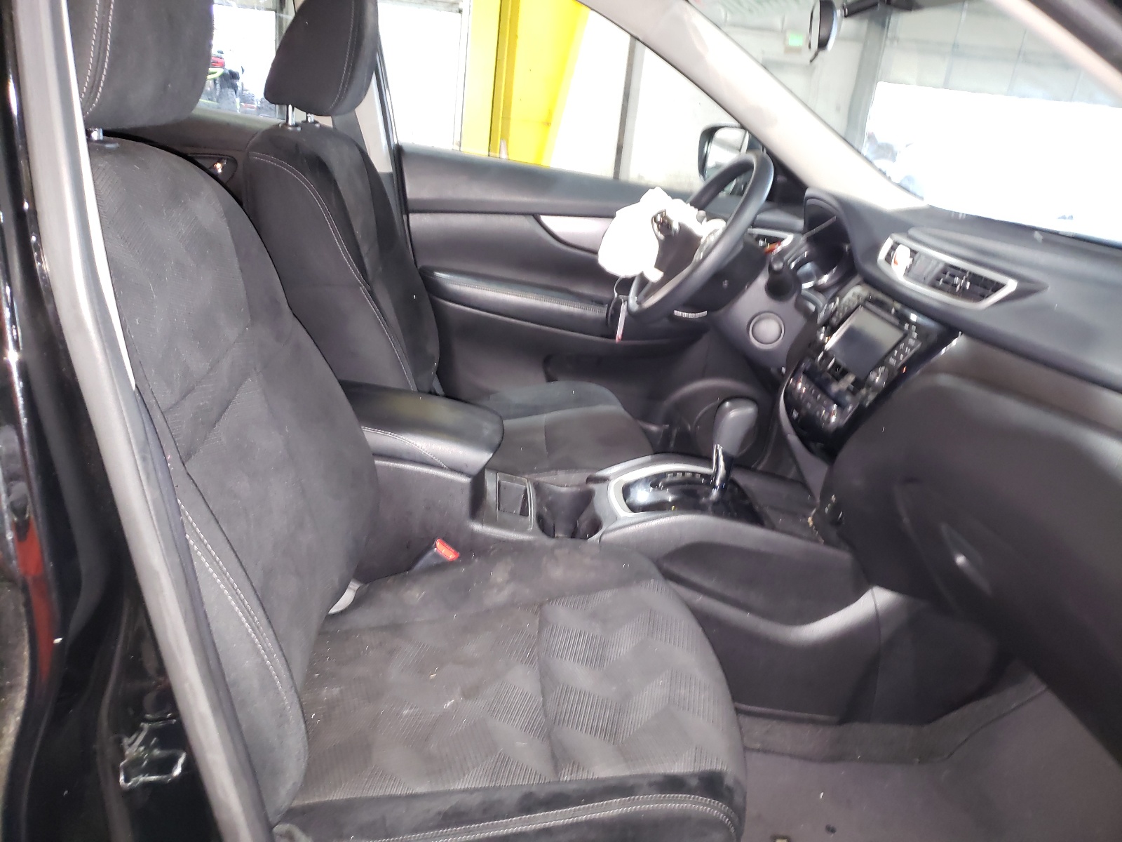 Photo 5 from auction – 2014 NISSAN ROGUE S with VIN 5N1AT2MV2EC857208