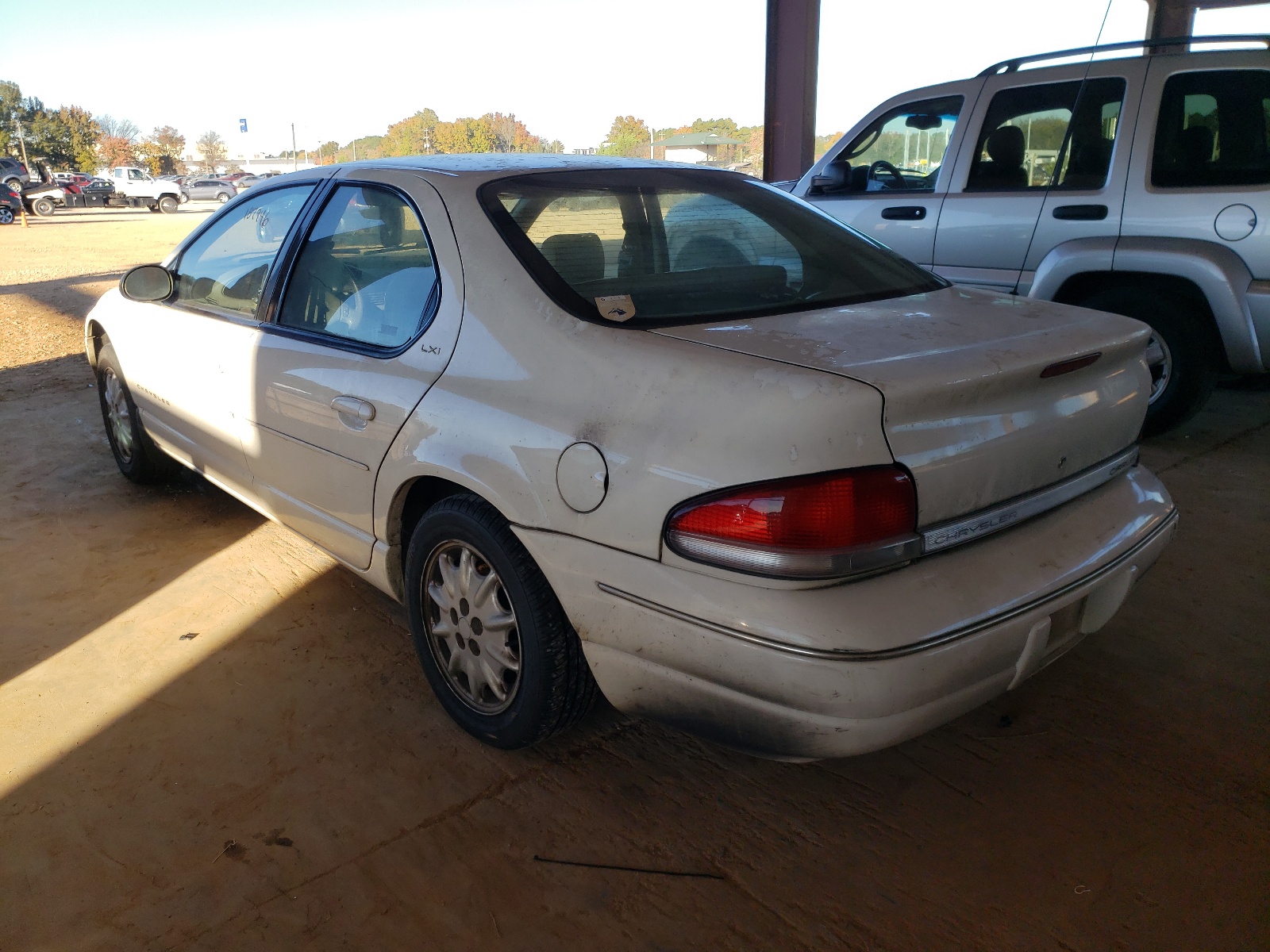 Photo 3 from auction – 1999 CHRYSLER CIRRUS with VIN 1C3EJ56H6XN691811