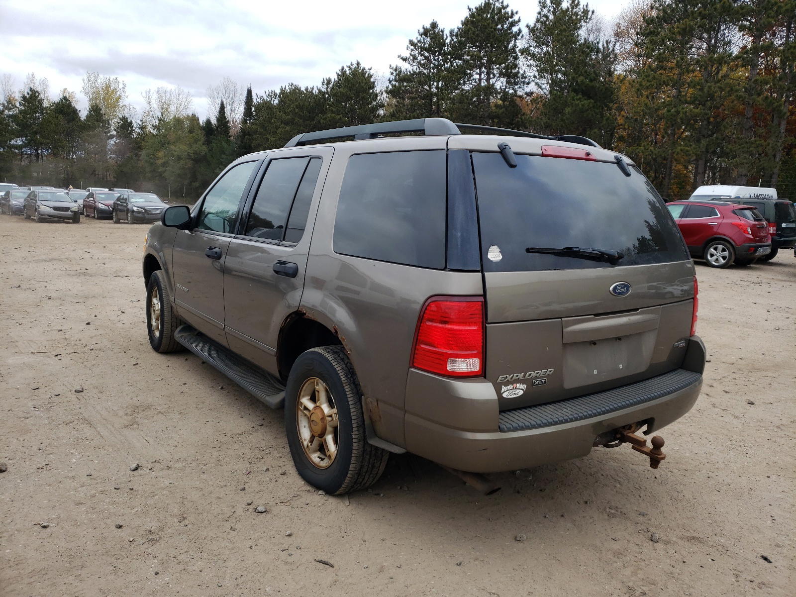Photo 3 from auction – 2005 FORD EXPLORER with VIN 1FMZU73KX5UB96929