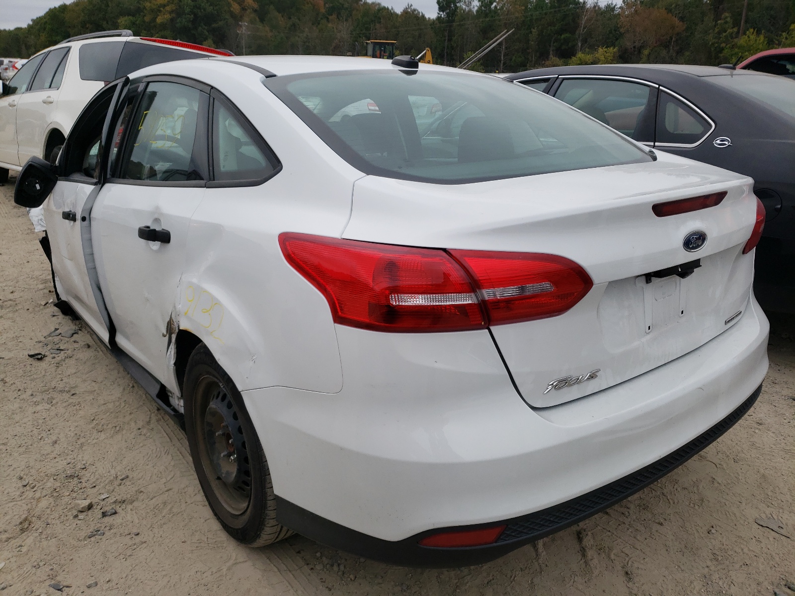 Photo 3 from auction – 2016 FORD FOCUS S with VIN 1FADP3E28GL285120
