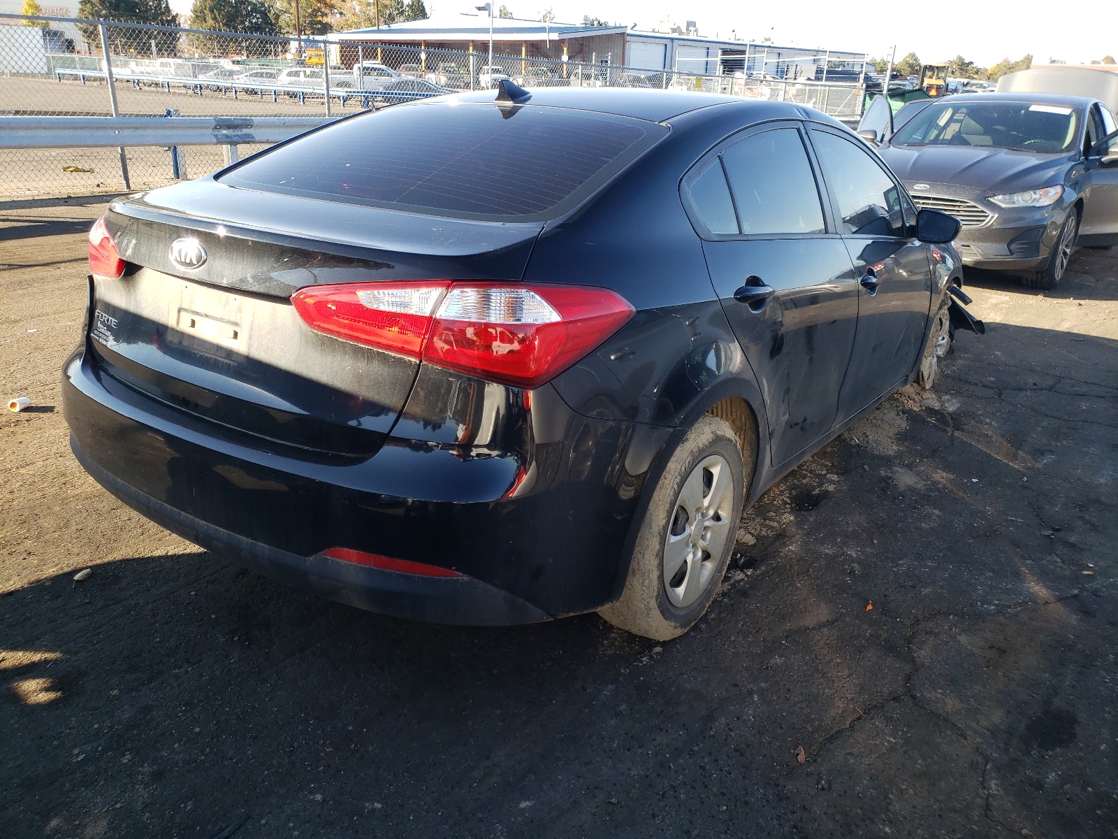 Photo 4 from auction – 2016 KIA FORTE LX with VIN KNAFK4A68G5568344
