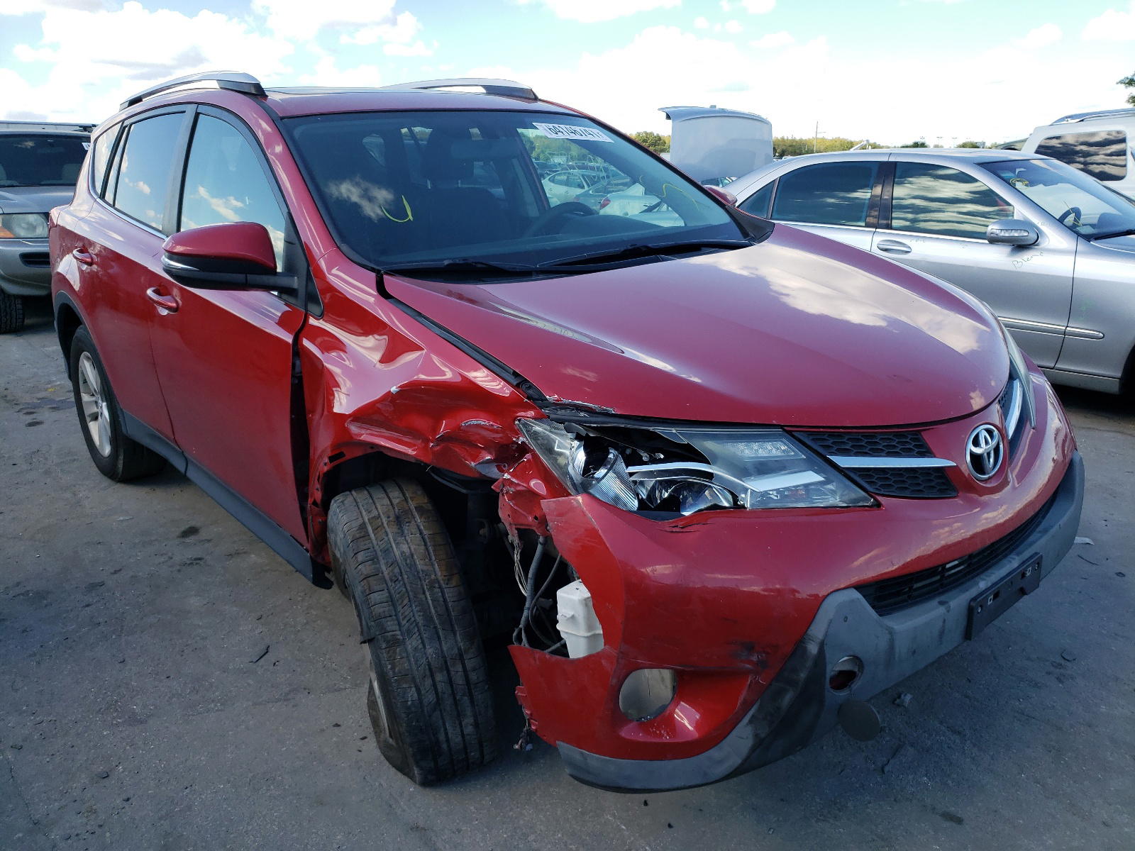 TOYOTA RAV4 XLE 2014 with VIN JTMRFREV6ED091886 - Photo from auction