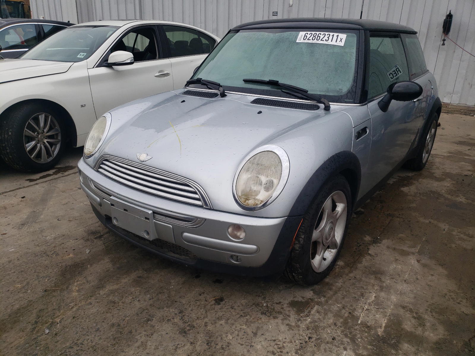 Photo 2 from auction – 2004 MINI COOPER with VIN WMWRC33454TJ56115