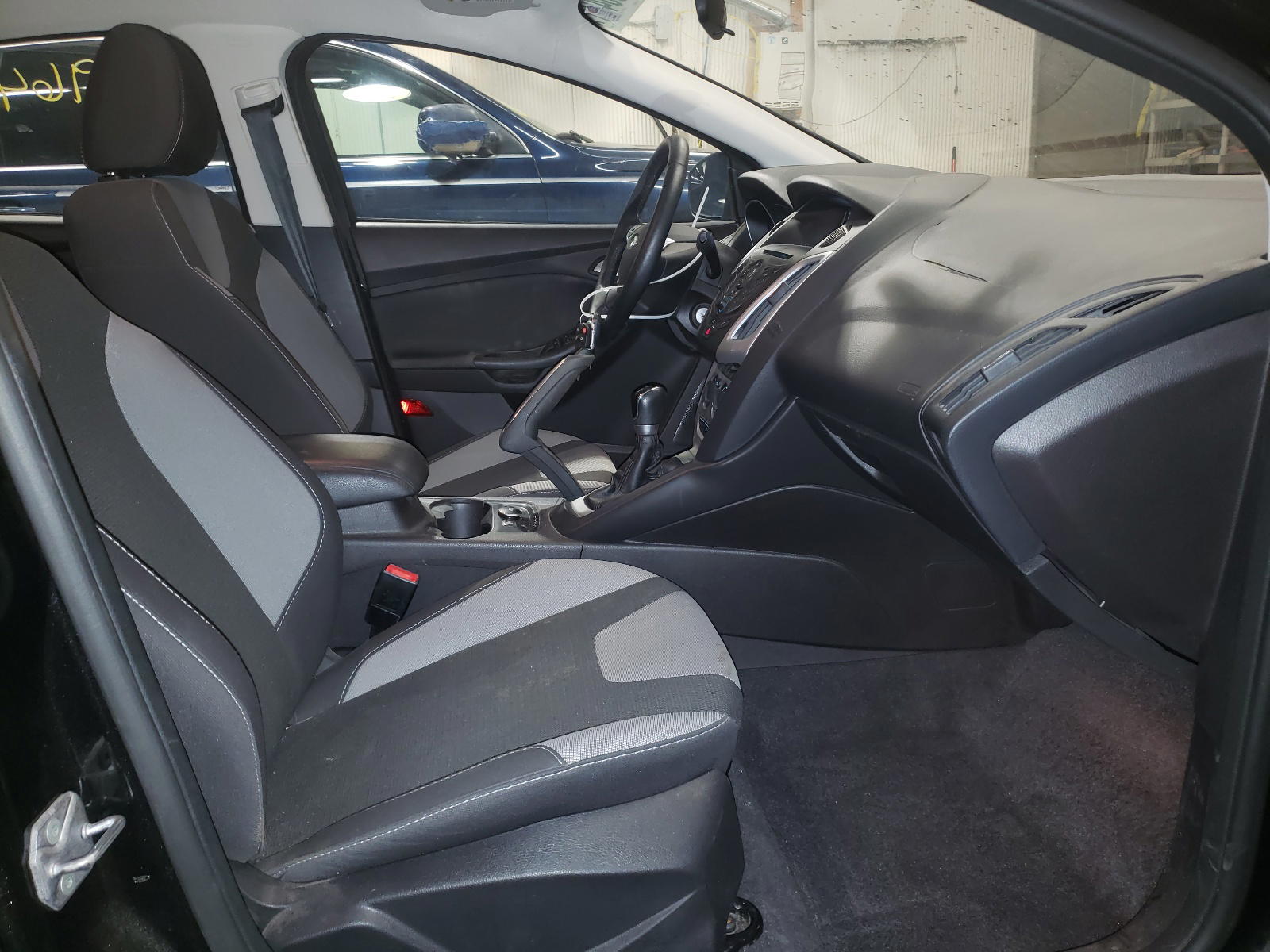 Photo 5 from auction – 2014 FORD FOCUS SE with VIN 1FADP3K20EL150201