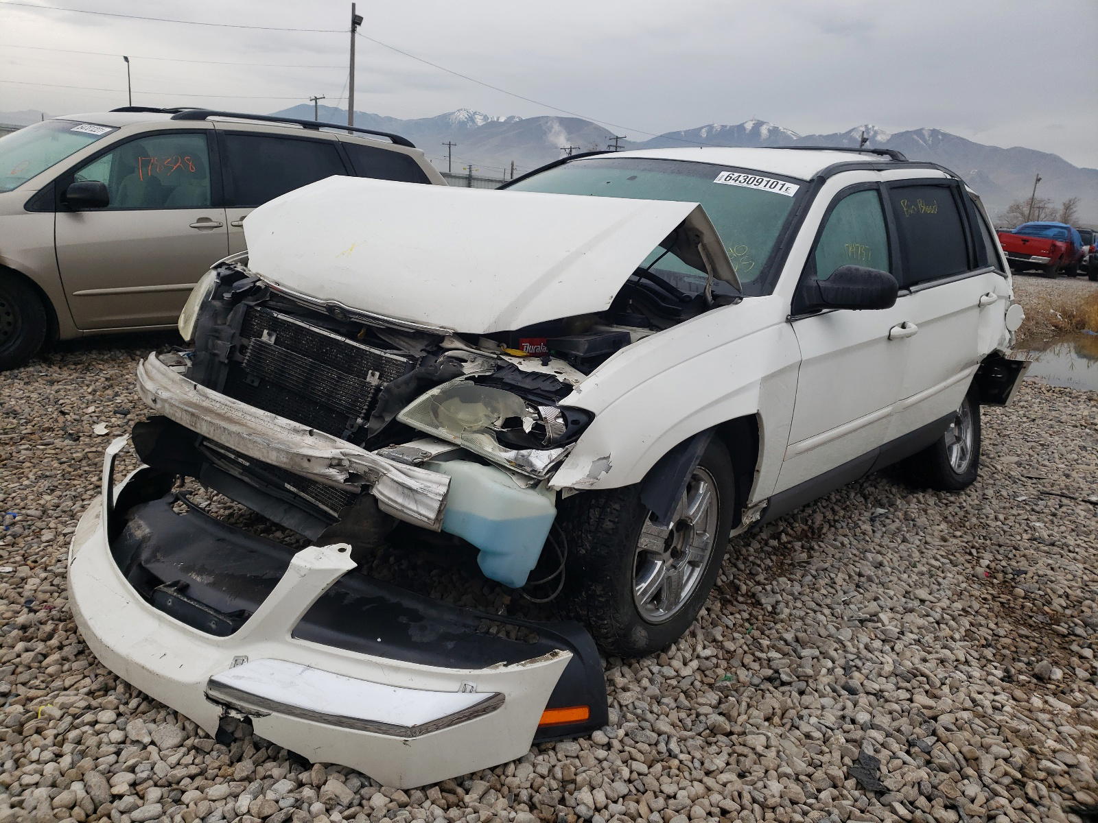Photo 2 from auction – 2004 CHRYSLER PACIFICA with VIN 2C8GF68444R610422
