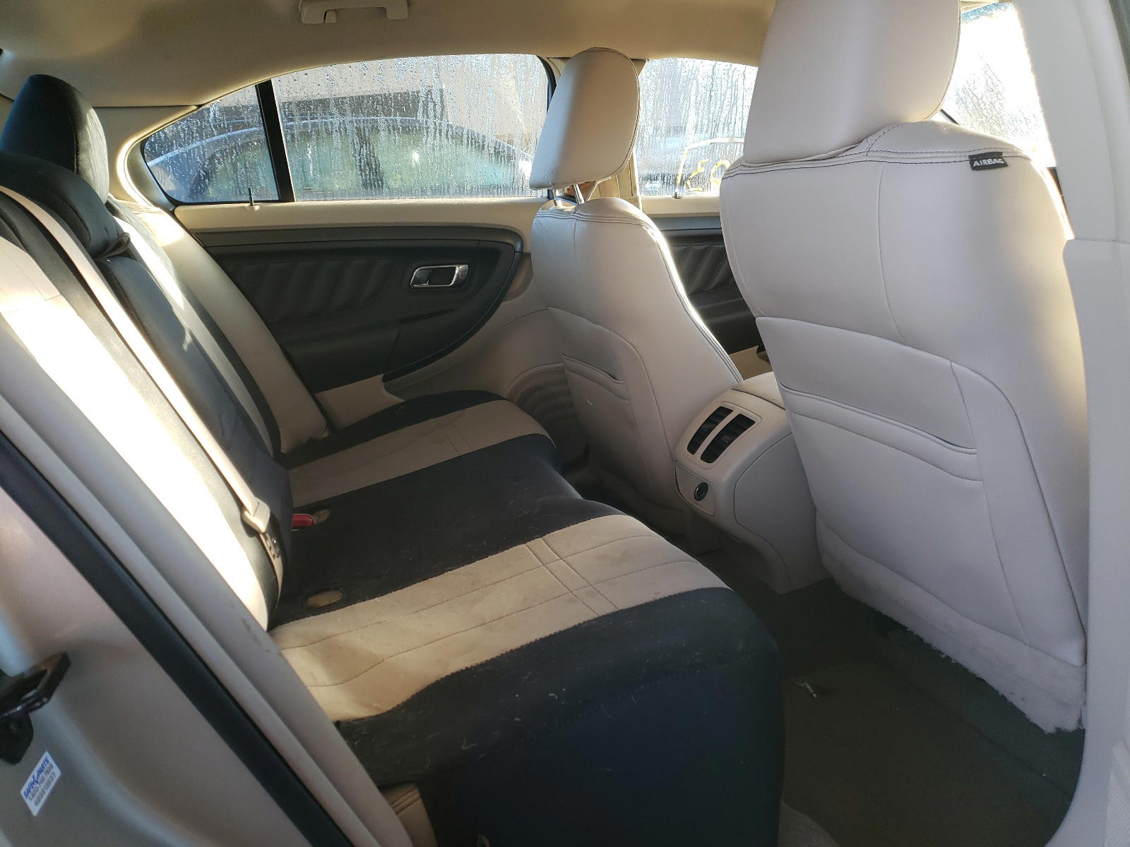 Photo 6 from auction – 2011 FORD TAURUS SEL with VIN 1FAHP2EW5BG119198