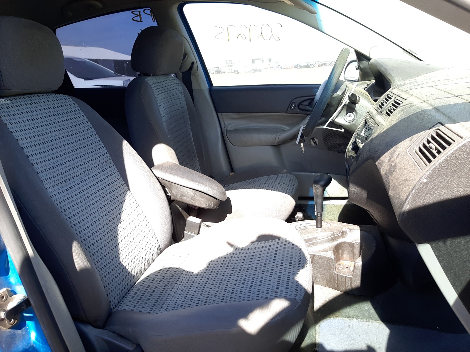 Photo 5 from auction – 2007 FORD FOCUS ZX4 with VIN 1FAFP34N87W253884