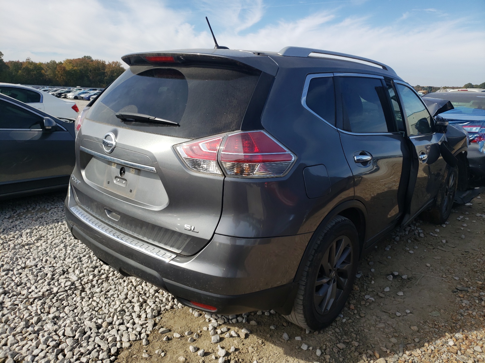 Photo 4 from auction – 2016 NISSAN ROGUE S with VIN 5N1AT2MT3GC884662
