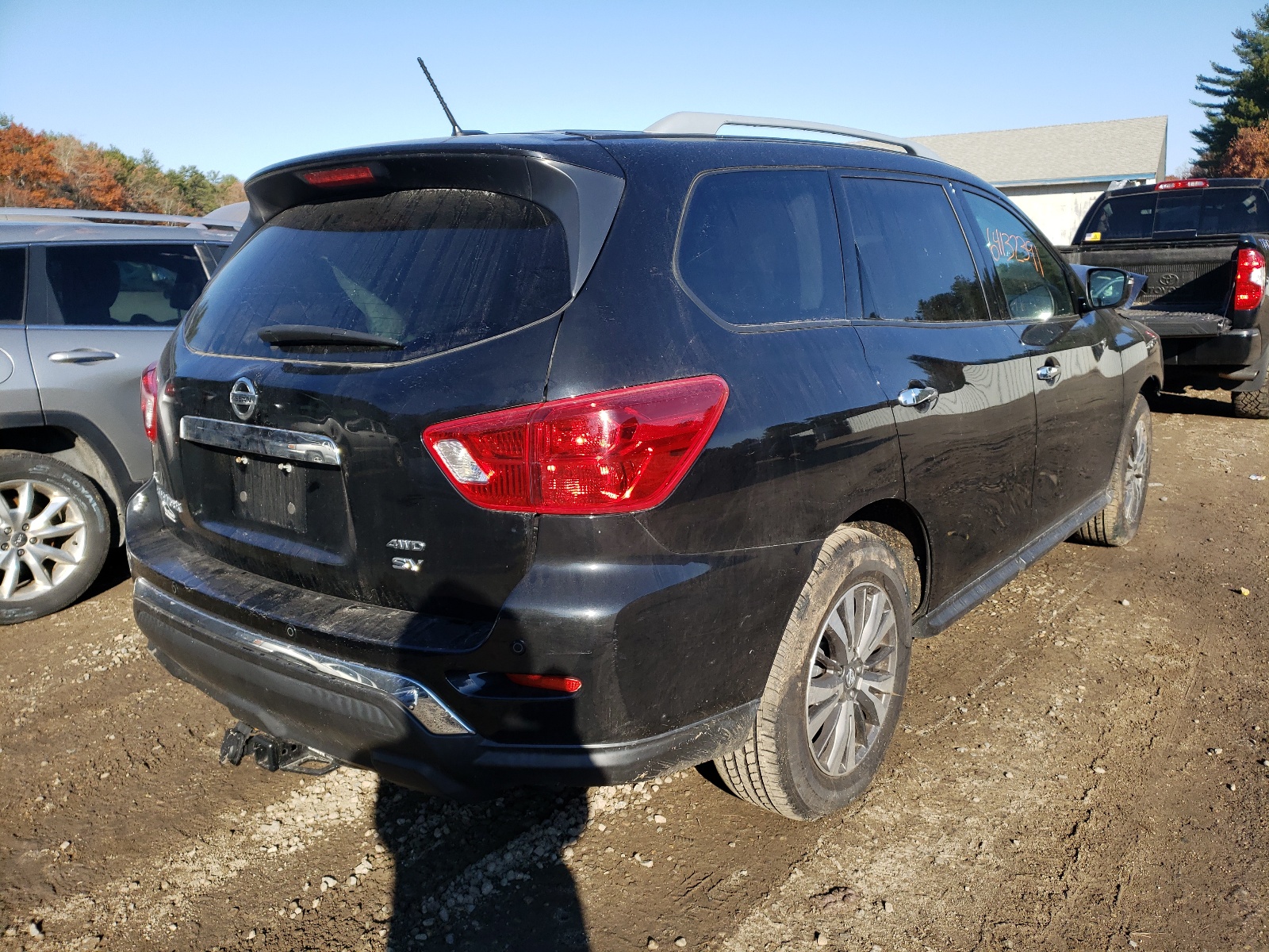 Photo 4 from auction – 2017 NISSAN PATHFINDER with VIN 5N1DR2MM4HC908019
