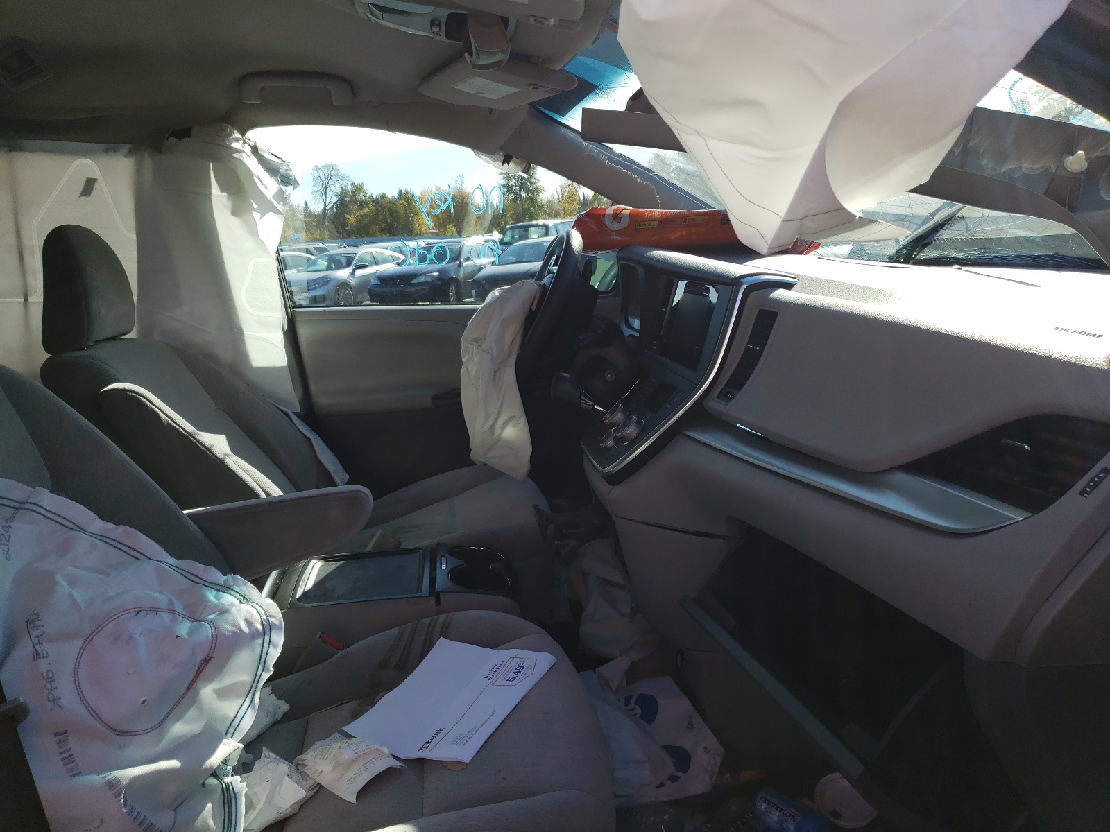 Photo 5 from auction – 2017 TOYOTA SIENNA LE with VIN 5TDKZ3DC6HS809029