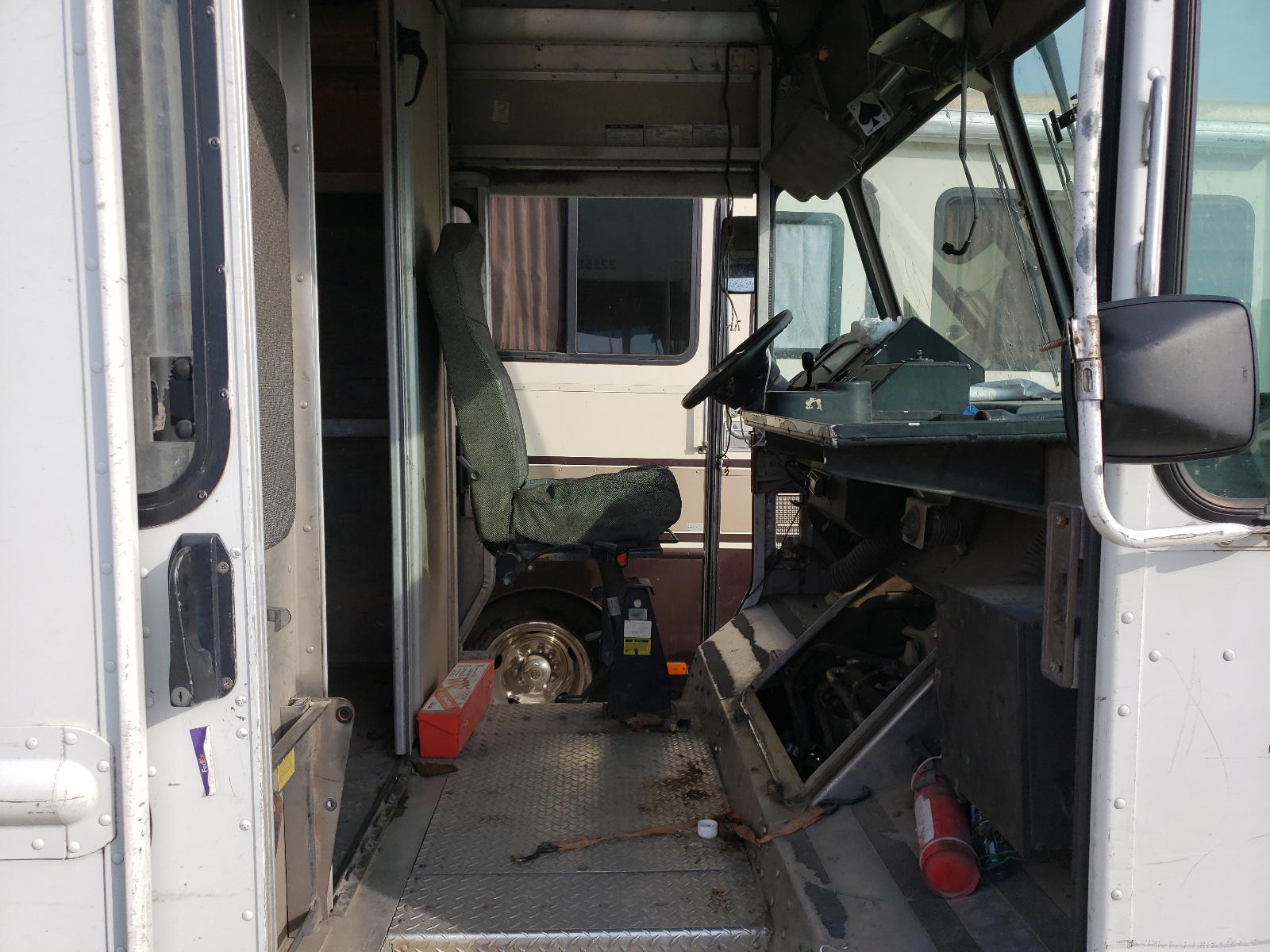 Photo 5 from auction – 2009 FORD ECONOLINE with VIN 1FCLE49L79DA28807