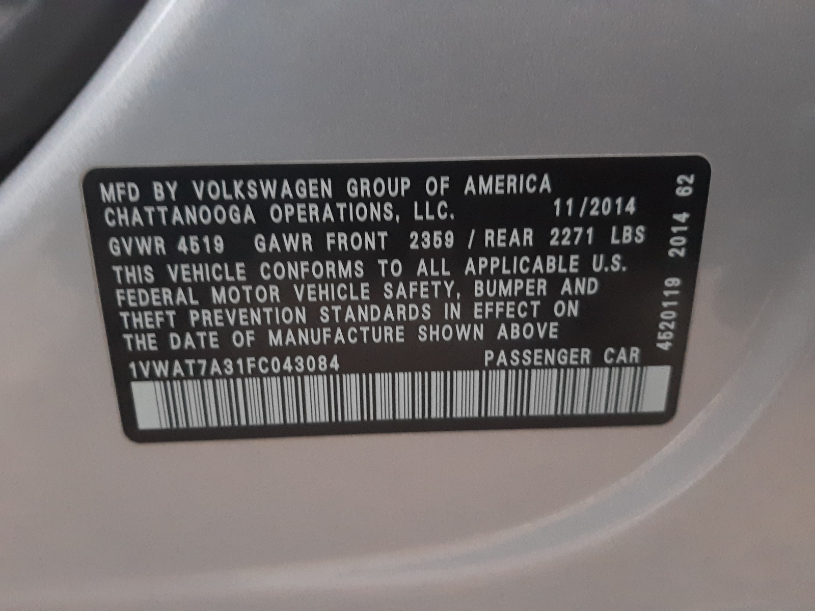 Photo 10 from auction – 2015 VOLKSWAGEN PASSAT S with VIN 1VWAT7A31FC043084