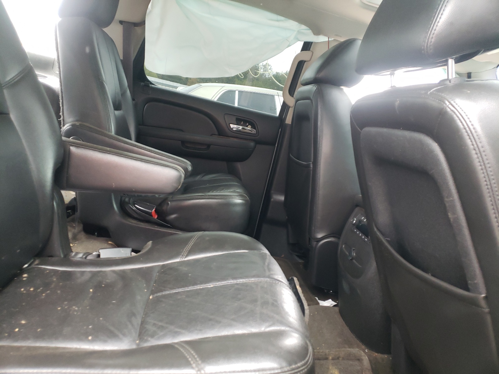 Photo 6 from auction – 2011 CHEVROLET TAHOE C150 with VIN 1GNSCBE0XBR355316