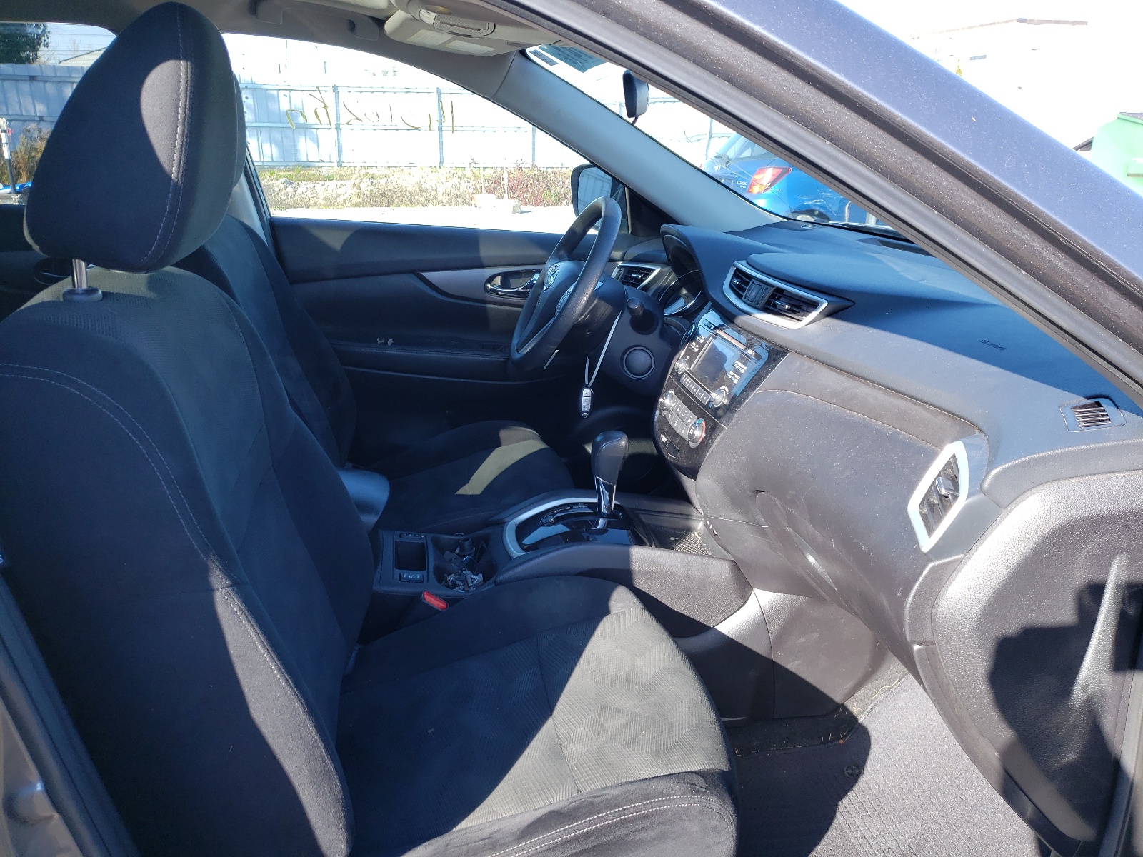 Photo 5 from auction – 2015 NISSAN ROGUE S with VIN 5N1AT2MT3FC905234